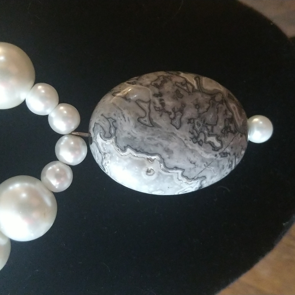Necklace - Picture 2 of 10
